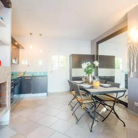 Holiday home Maison Pecheur By Interhome